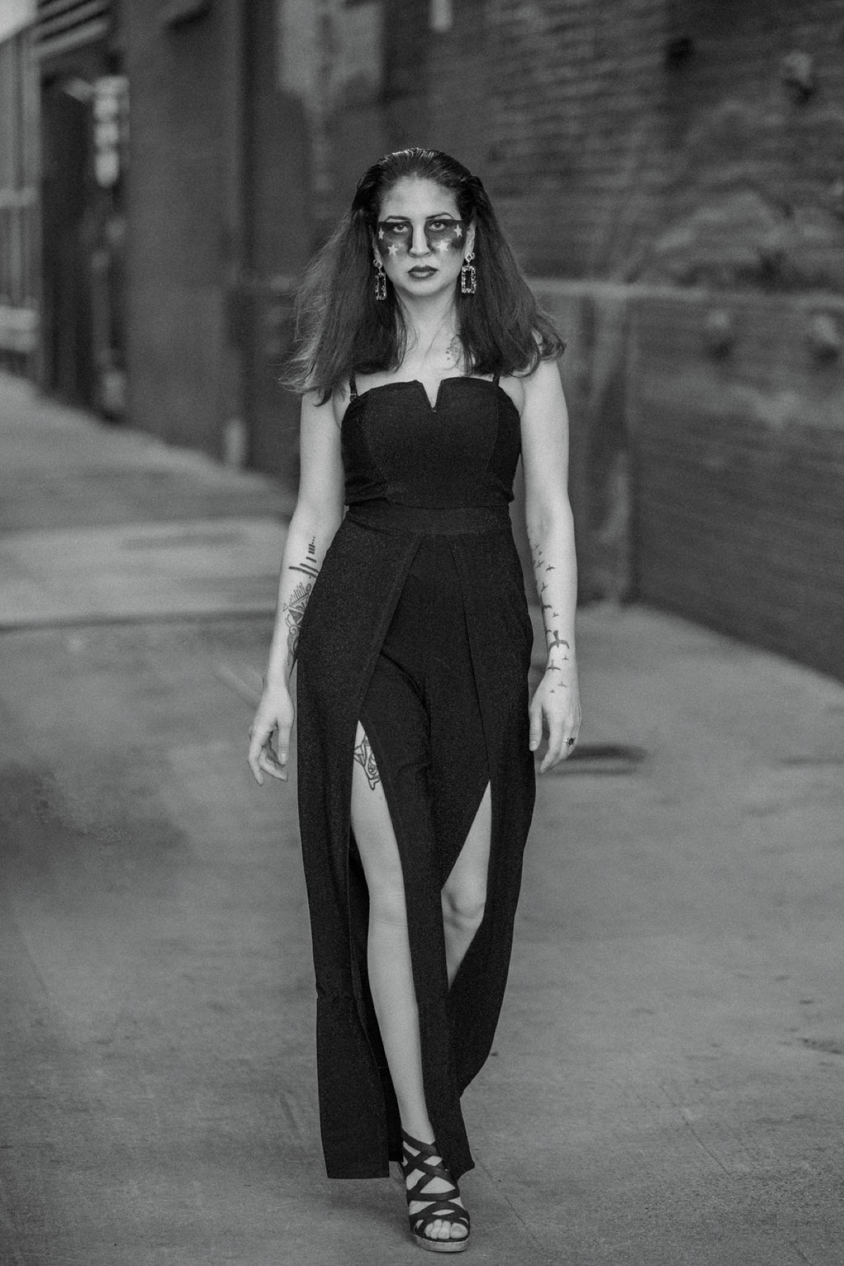 Black and white runway walk with graphic editorial eye makeup